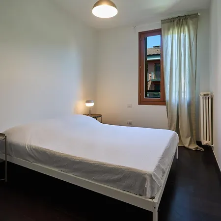 Apartment Deluxe Navigli Milan